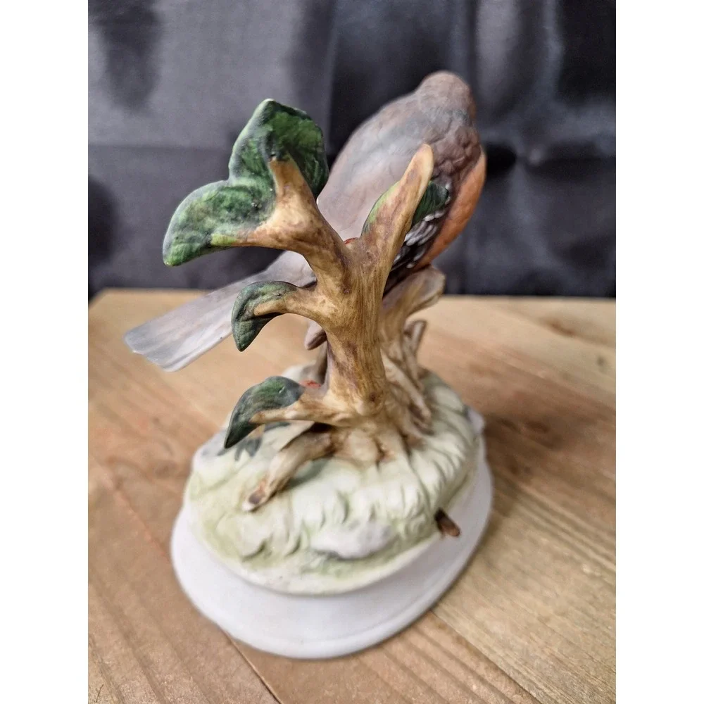 Vintage 1970s Working Gorham Porcelain Robin Music Box Figurine Hand Painted